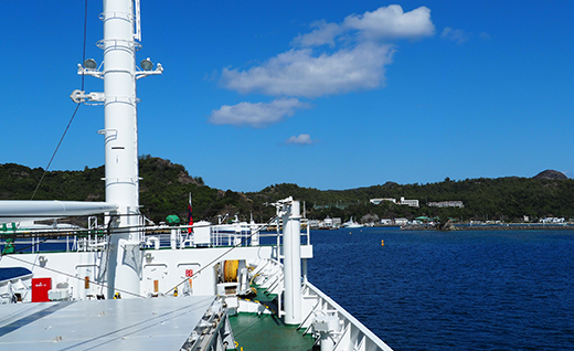 自然豊かな島々と音楽を通じた島民との交流