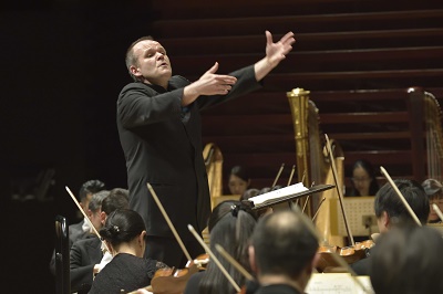 世界で人気沸騰中の指揮者ロトが再び都響に登場 2 2 2 3 東京都交響楽団